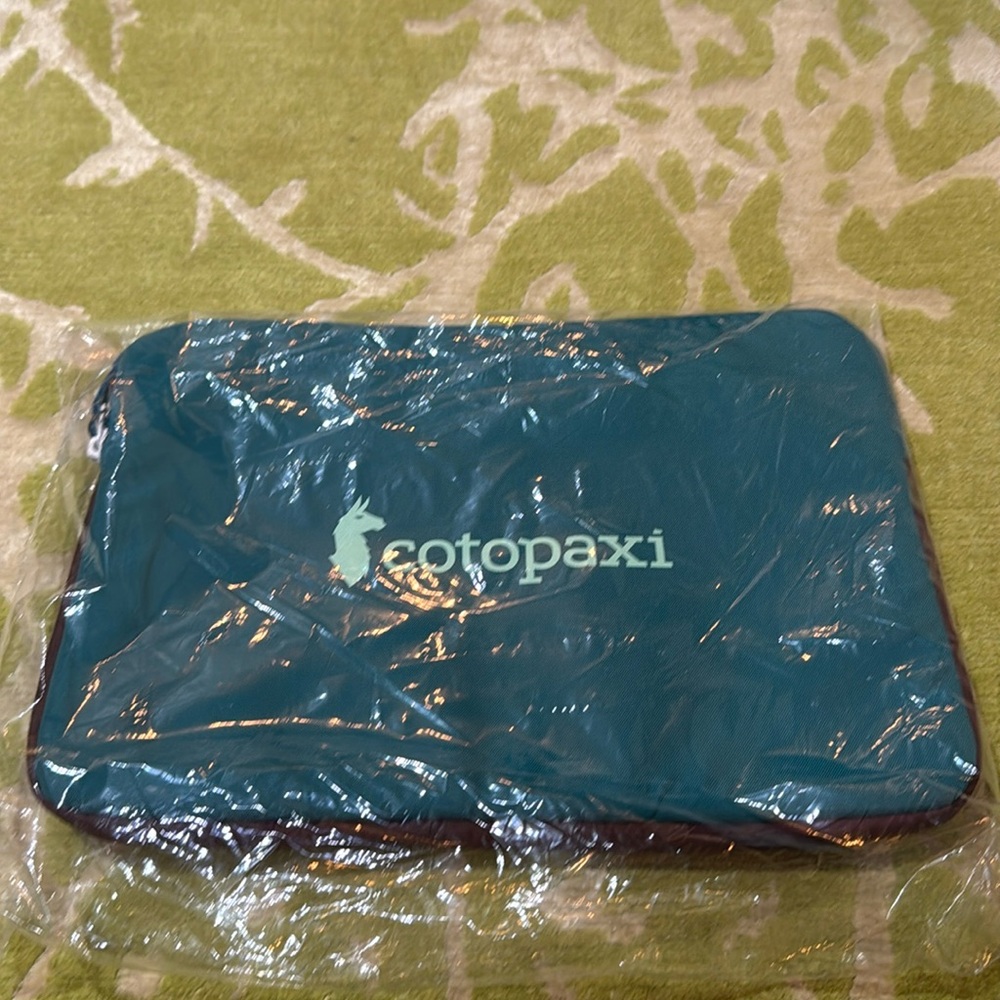 New with Tags - Cotopaxi - Trece 13” Laptop Sleeve - Del Dia